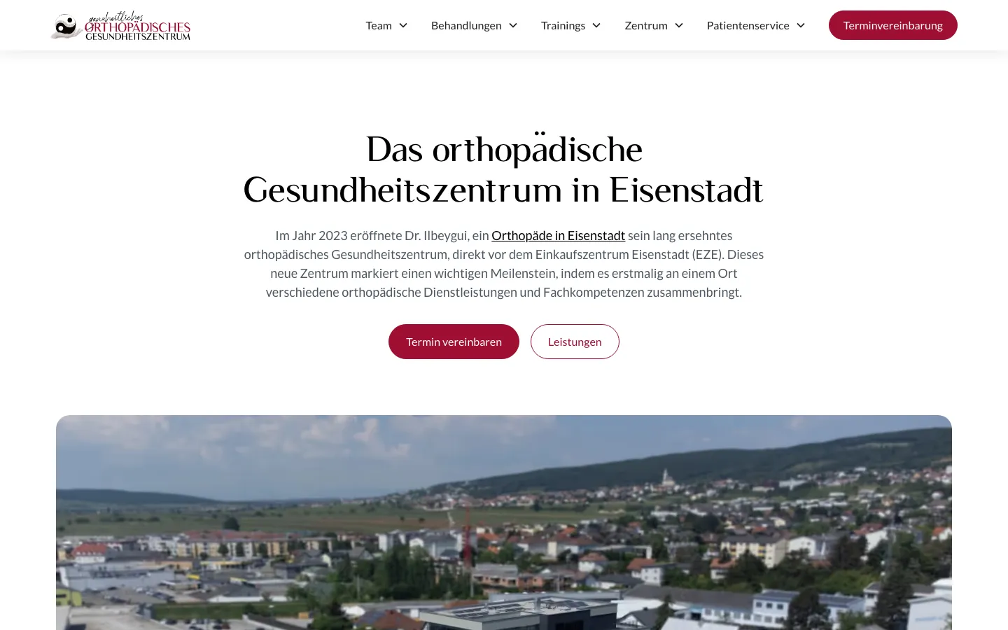 Standortseite Eisenstadt auf der Website des Orthopädischen Gesundheitszentrums am Laptop